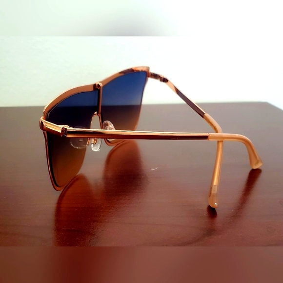 JESSICA SIMPSON Oversized Rose Gold Sunglasses One-piece Rose Lens - Picture 3 of 6